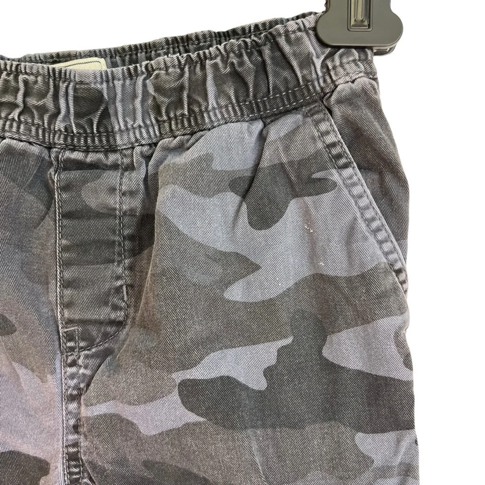 TCP camo Cargo Pants size 8